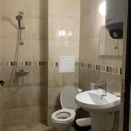 Park And Pool Apartament *